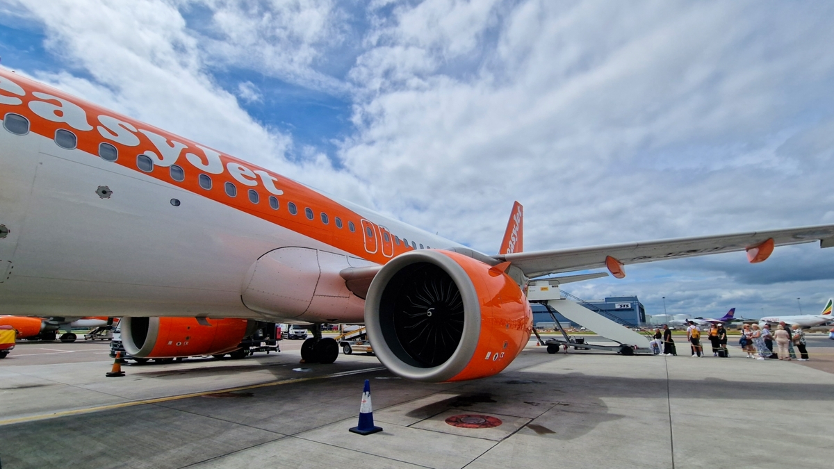 Easyjet A320 on the tarmac at Manchester Airport