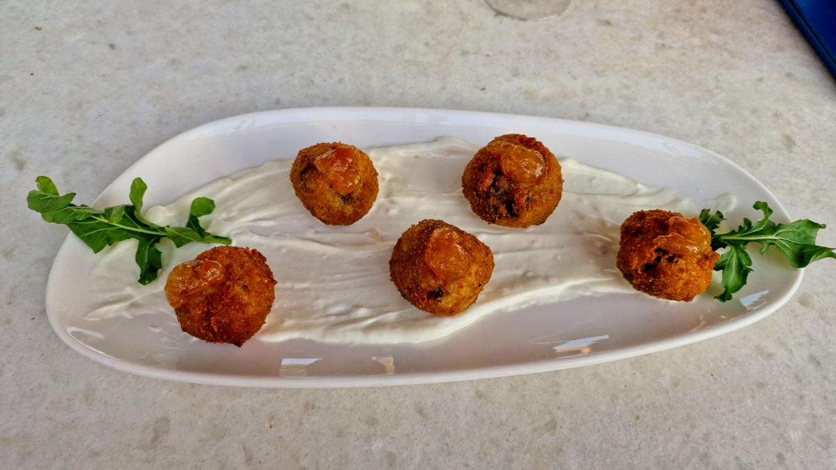 Arancini balls starter at Corali Kitchen, Ios