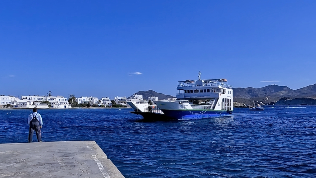 Osia Methodia ferry arriving at Pollonia harbour